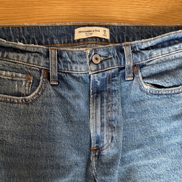 Abercrombie & Fitch Low Rise Baggy Jean - Picture 5 of 9